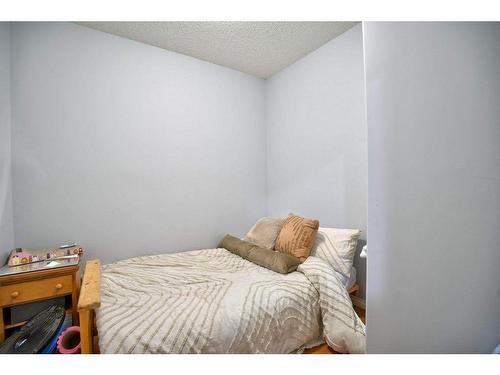 103-1026 12 Avenue Sw, Calgary, AB - Indoor Photo Showing Bedroom