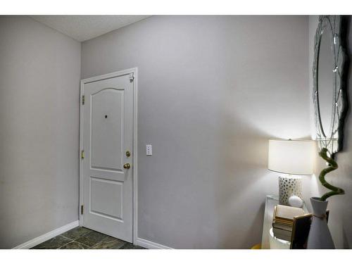 103-1026 12 Avenue Sw, Calgary, AB - Indoor Photo Showing Other Room