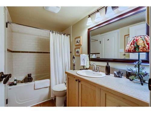 52-2225 Oakmoor Drive Sw, Calgary, AB - Indoor Photo Showing Bathroom