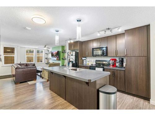 414 Mckenzie Towne Close Se, Calgary, AB - Indoor Photo Showing Kitchen