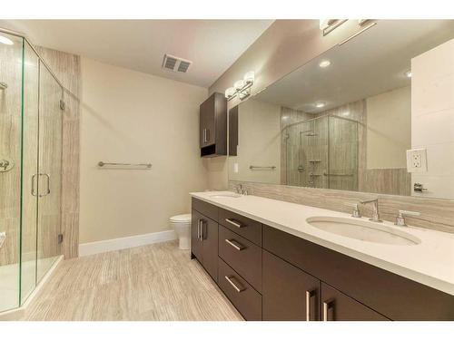 302-33 Burma Star Road Sw, Calgary, AB - Indoor Photo Showing Bathroom