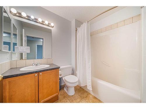 216 Cougar Ridge Drive Sw, Calgary, AB - Indoor Photo Showing Bathroom