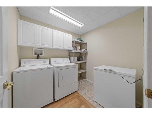 274-223 Tuscany Springs Boulevard Nw, Calgary, AB - Indoor Photo Showing Laundry Room