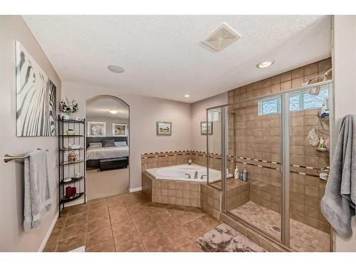 31 Tuscany Glen Park Nw, Calgary, AB - Indoor Photo Showing Bathroom