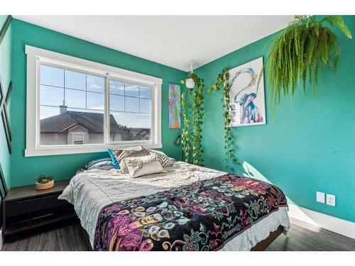 199 Hidden Creek Cove Nw, Calgary, AB - Indoor Photo Showing Bedroom