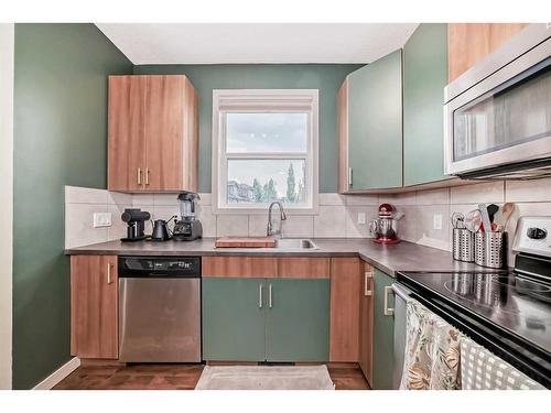 808-10 Auburn Bay Avenue Se, Calgary, AB - Indoor Photo Showing Kitchen