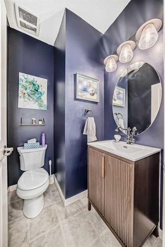 808-10 Auburn Bay Avenue Se, Calgary, AB - Indoor Photo Showing Bathroom