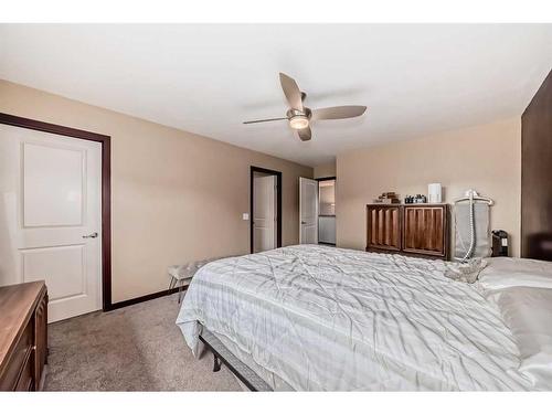 808-10 Auburn Bay Avenue Se, Calgary, AB - Indoor Photo Showing Bedroom