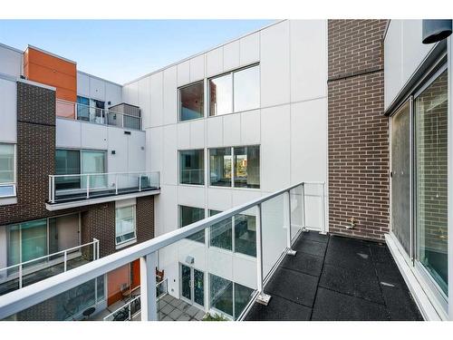 304-3130 Thirsk Street Nw, Calgary, AB - Outdoor With Exterior