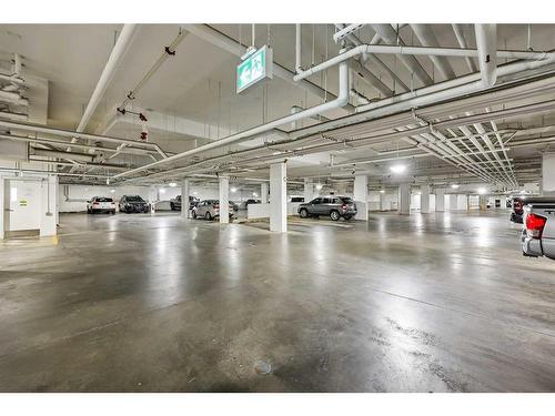 304-3130 Thirsk Street Nw, Calgary, AB - Indoor