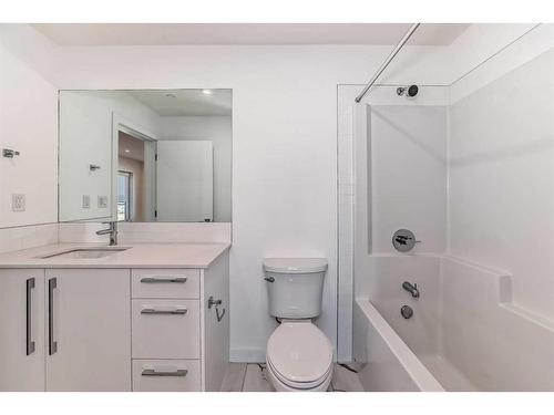 3323-60 Skyview Ranch Road Ne, Calgary, AB - Indoor Photo Showing Bathroom