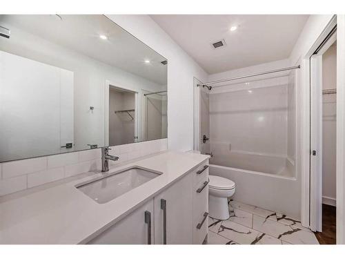 3323-60 Skyview Ranch Road Ne, Calgary, AB - Indoor Photo Showing Bathroom