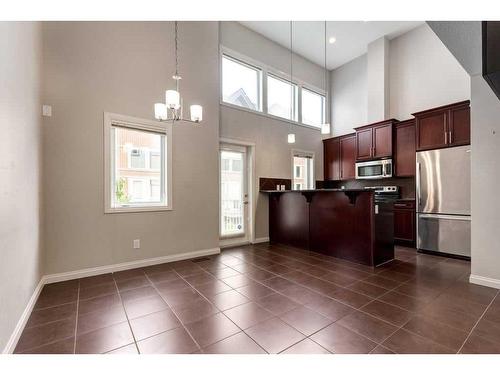 1006 Wentworth Villas Sw, Calgary, AB - Indoor Photo Showing Kitchen