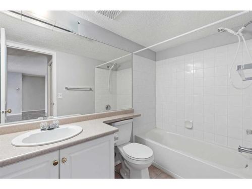 1204-6224 17 Avenue Se, Calgary, AB - Indoor Photo Showing Bathroom