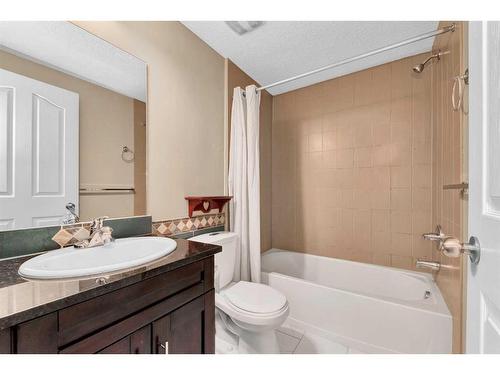 110-7210 80 Avenue Ne, Calgary, AB - Indoor Photo Showing Bathroom