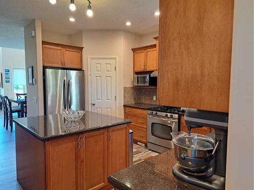 383 Everglade Circle Sw, Calgary, AB - Indoor Photo Showing Kitchen With Stainless Steel Kitchen