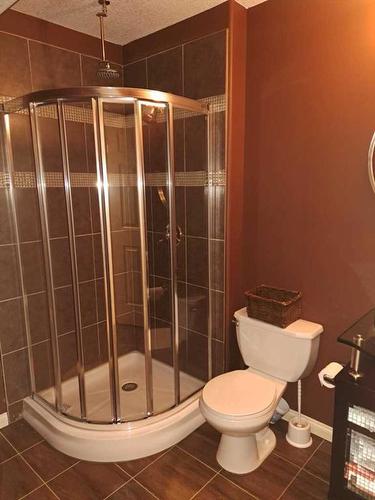 383 Everglade Circle Sw, Calgary, AB - Indoor Photo Showing Bathroom