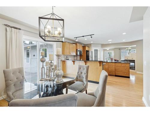 84 Hollyburn Road Sw, Calgary, AB - Indoor Photo Showing Dining Room