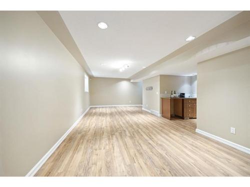 84 Hollyburn Road Sw, Calgary, AB - Indoor Photo Showing Other Room