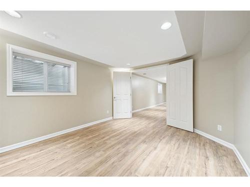 84 Hollyburn Road Sw, Calgary, AB - Indoor Photo Showing Other Room