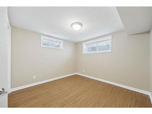 84 Hollyburn Road Sw, Calgary, AB - Indoor Photo Showing Other Room