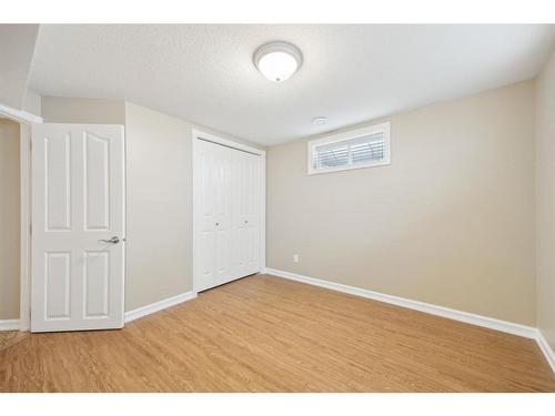 84 Hollyburn Road Sw, Calgary, AB - Indoor Photo Showing Other Room