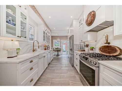 1617 13 Avenue Sw, Calgary, AB - Indoor Photo Showing Kitchen With Upgraded Kitchen