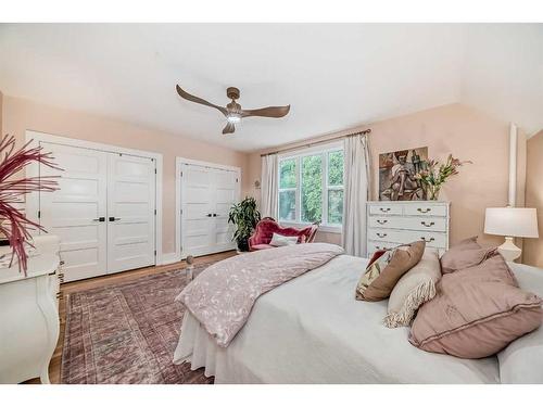 1617 13 Avenue Sw, Calgary, AB - Indoor Photo Showing Bedroom