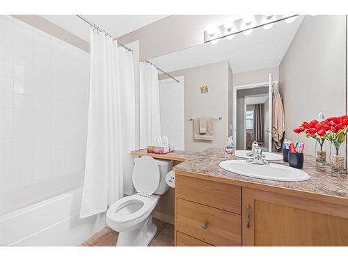 2310-13045 6 Street Sw, Calgary, AB - Indoor Photo Showing Bathroom