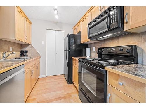 2310-13045 6 Street Sw, Calgary, AB - Indoor Photo Showing Kitchen