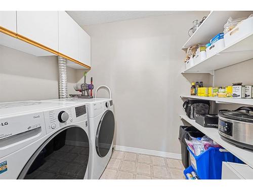 2310-13045 6 Street Sw, Calgary, AB - Indoor Photo Showing Laundry Room