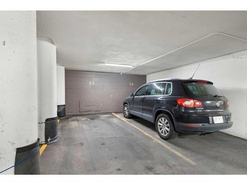 505-823 Royal Avenue Sw, Calgary, AB - Indoor Photo Showing Garage