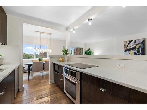 505-823 Royal Avenue Sw, Calgary, AB - Indoor Photo Showing Kitchen