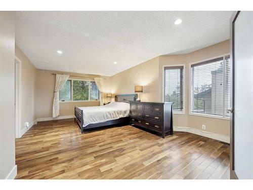 9980 Patton Road Sw, Calgary, AB - Indoor Photo Showing Bedroom