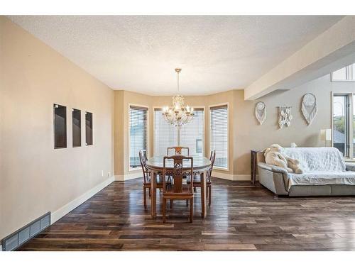 9980 Patton Road Sw, Calgary, AB - Indoor Photo Showing Dining Room