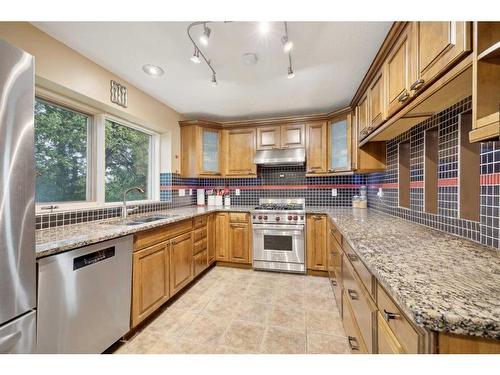 9980 Patton Road Sw, Calgary, AB - Indoor Photo Showing Kitchen