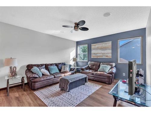 22 Cranarch Link Se, Calgary, AB - Indoor Photo Showing Living Room