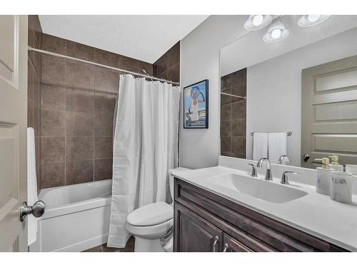 22 Cranarch Link Se, Calgary, AB - Indoor Photo Showing Bathroom