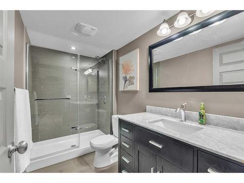 22 Cranarch Link Se, Calgary, AB - Indoor Photo Showing Bathroom