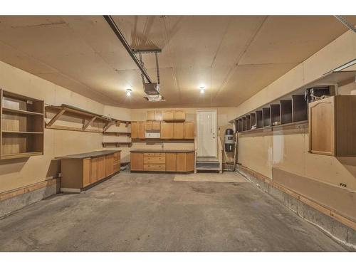 264 Panamount Hill, Calgary, AB - Indoor Photo Showing Garage