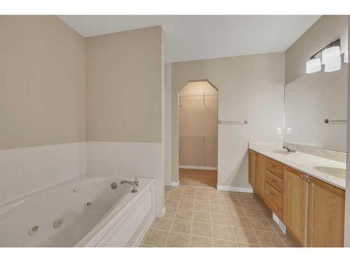 264 Panamount Hill, Calgary, AB - Indoor Photo Showing Bathroom