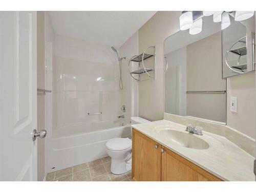 264 Panamount Hill, Calgary, AB - Indoor Photo Showing Bathroom