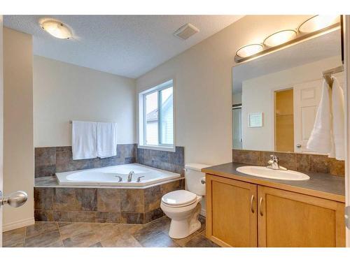 49 Everglen Crescent Sw, Calgary, AB - Indoor Photo Showing Bathroom