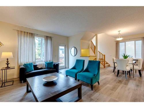 49 Everglen Crescent Sw, Calgary, AB - Indoor Photo Showing Living Room