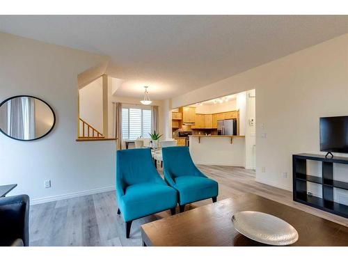 49 Everglen Crescent Sw, Calgary, AB - Indoor Photo Showing Living Room