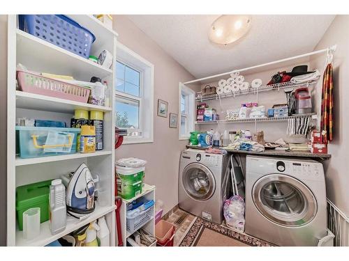 1120 Kingston Crescent, Airdrie, AB - Indoor Photo Showing Laundry Room