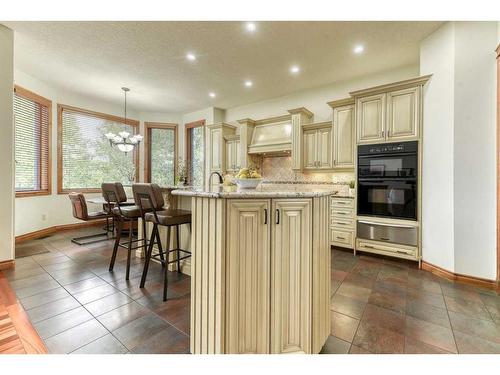 54 Rockcliff Landing Nw, Calgary, AB - Indoor Photo Showing Kitchen