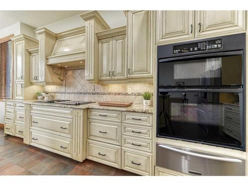 54 Rockcliff Landing Nw, Calgary, AB - Indoor Photo Showing Kitchen With Upgraded Kitchen