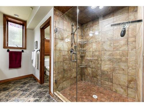 54 Rockcliff Landing Nw, Calgary, AB - Indoor Photo Showing Bathroom