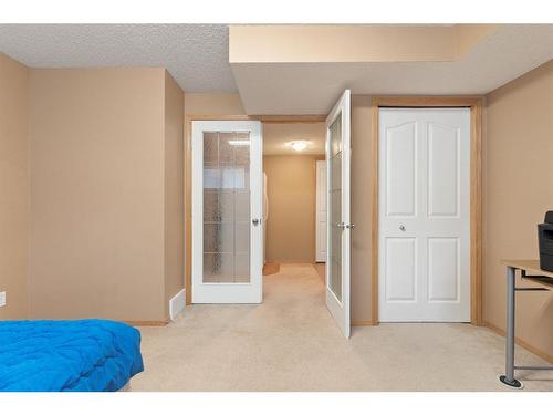 472 Bridlemeadows Common Sw, Calgary, AB - Indoor